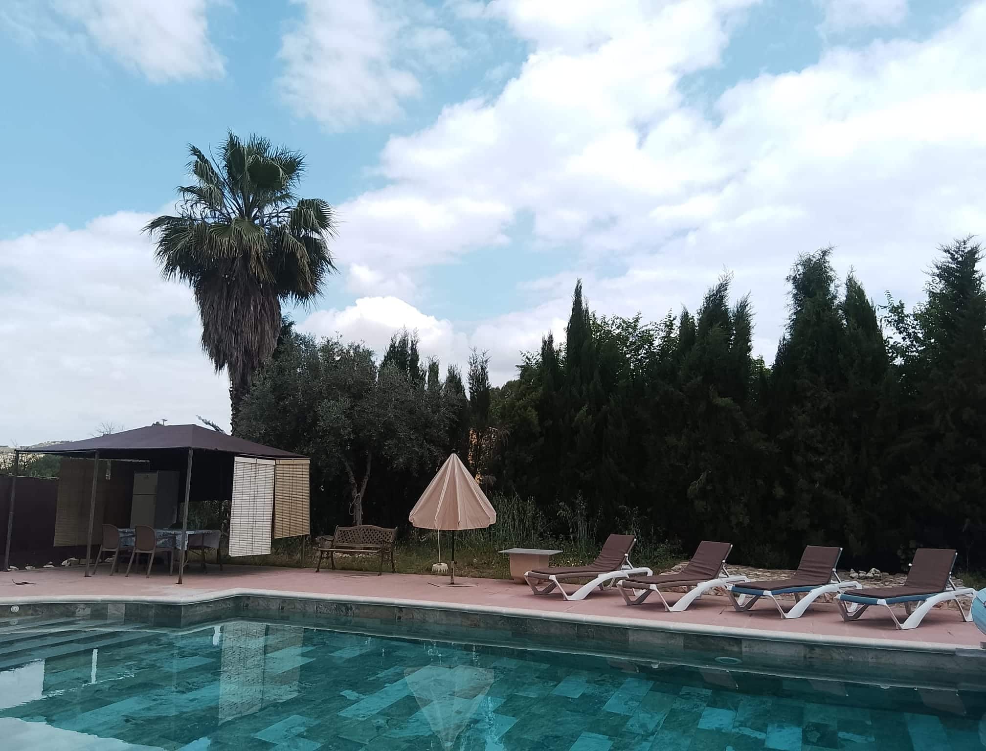 piscina casa rural esmeralda