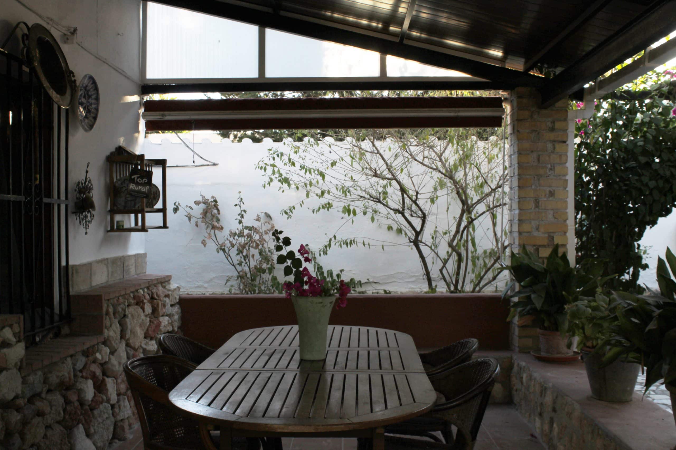 terraza exterior casa rural esmeralda